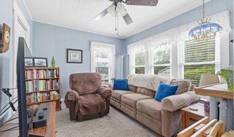 1101 E 10th St, Anderson, IN 46012