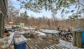 428 Canova Dr, Akron, OH 44319