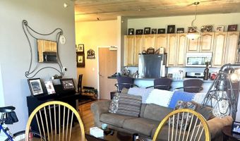 1 S Highland Ave 402, Arlington Heights, IL 60005