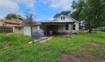 738 W 1st St, Alice, TX 78332