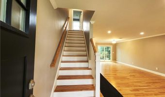 3 Sutcliffe Ave, Lincoln, RI 02865