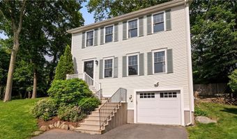 28 Narragansett Rd, Cumberland, RI 02864