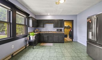 36 Vernon St, Auburn, ME 04210