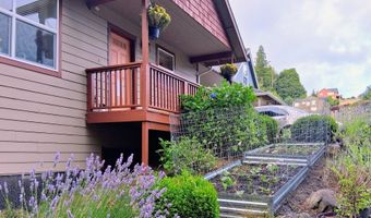 1676 SE 3RD St, Astoria, OR 97103