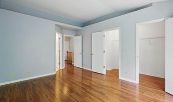 2052 WAVERLY Ln, Algonquin, IL 60102