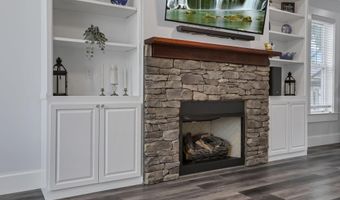 61 Church St, Ashville, OH 43103