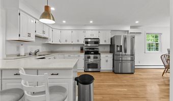 12 Granada Ter, Middletown, RI 02842