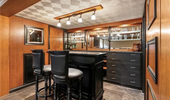808 4th St SW, Austin, MN 55912