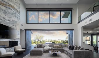 6 Bright Hollow Ct, Las Vegas, NV 89135