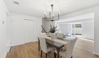 5603 INDEPENDENCE Cir, Alexandria, VA 22312