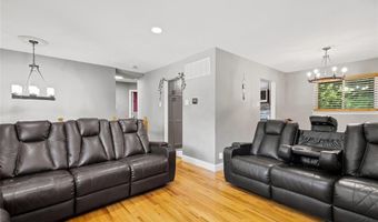 1251 Hawksbury Dr, Arnold, MO 63010