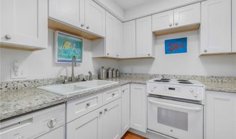 44 Bliss Mine Rd 10, Middletown, RI 02842