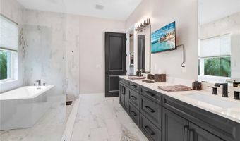 6104 LAGOMAR Ln, Apollo Beach, FL 33572