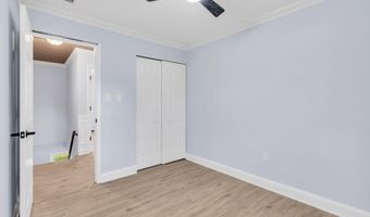 32 Belmont Ave, Bayville, NJ 08721