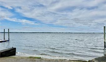 20 Robert Ave, Warwick, RI 02818
