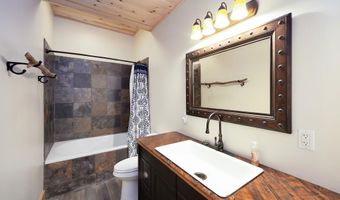 685 River Oaks Dr, Big Sandy, TN 38221