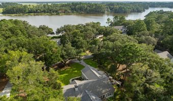 9 Bajala Dr E, Beaufort, SC 29907