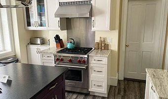 18 Wayman Ln, Bar Harbor, ME 04609