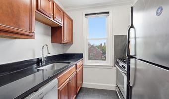 906 S WASHINGTON St S 307, Alexandria, VA 22314