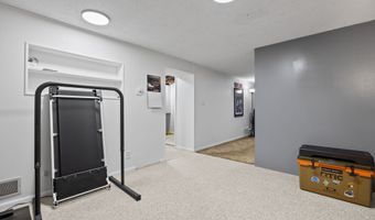 108 12th Ave SW, Altoona, IA 50009