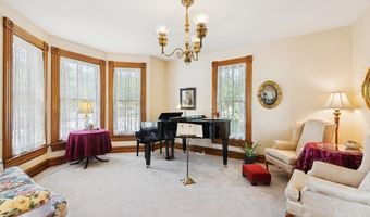 314 Washington St, Algonquin, IL 60102