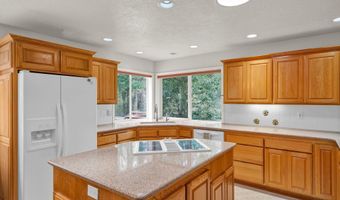 3475 Valley View Dr NW, Albany, OR 97321