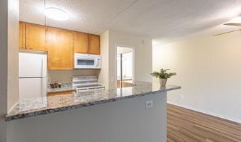 75 S REYNOLDS St 318, Alexandria, VA 22304