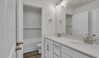 135 Hunter Ridge Dr, Boiling Springs, SC 29316
