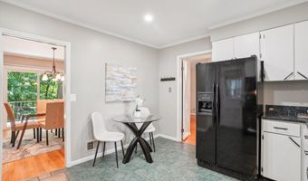 2647 S KENT St, Arlington, VA 22202