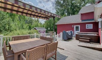16 Macomber Pt, Alburgh, VT 05440