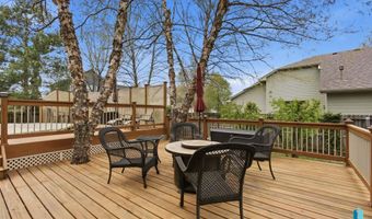 1609 S Locust Ave, Brandon, SD 57005