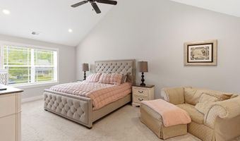 555 Egenolf Pl, Bayville, NJ 08721
