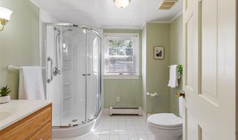 1 Joann Dr, Barrington, RI 02806