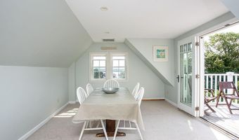 1 Seaview Ave 4, Newport, RI 02840