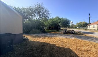 911 S Almond St, Alice, TX 78332