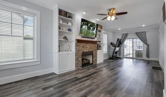 61 Church St, Ashville, OH 43103