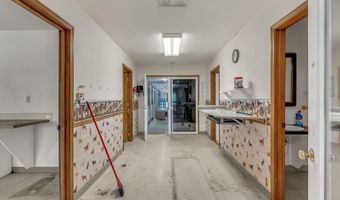 662 E 1452 Rd, Baldwin City, KS 66006