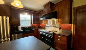 2 Mountain Ave, Bar Harbor, ME 04609