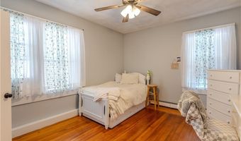 1640 Cranston St, Cranston, RI 02920