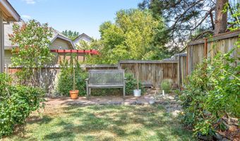 204 Patterson St, Ashland, OR 97520
