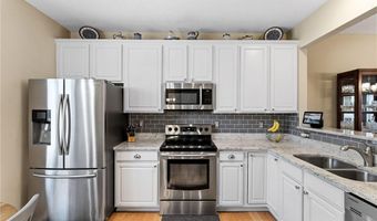 6738 158th St W, Apple Valley, MN 55124