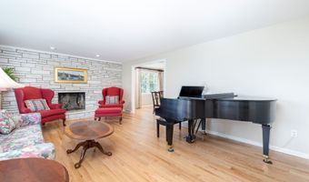 83 Peach Tree Ln, Bristol, CT 06010