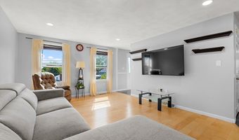 9 Rhodes St, Billerica, MA 01821