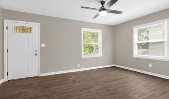 1059 Lawrence Dr, Columbus, OH 43207