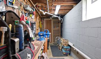 49 Gipp Rd, Albany, NY 12203