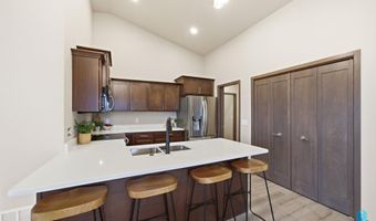 2816 E Hazelnut St, Brandon, SD 57005