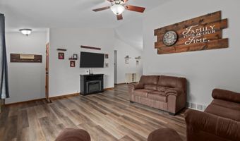 1433 W ROSELAWN Dr, Appleton, WI 54914