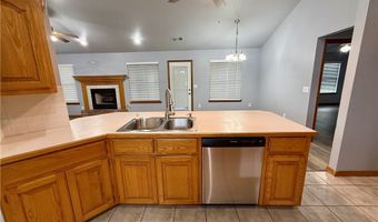 510 College Pl, Bentonville, AR 72712