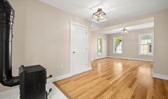 33 Brookline St, Abington, MA 02351