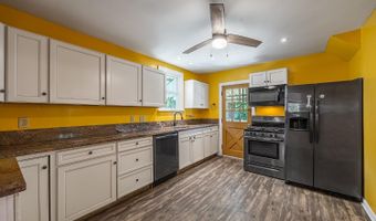 6815 Gracely Dr, Cincinnati, OH 45233